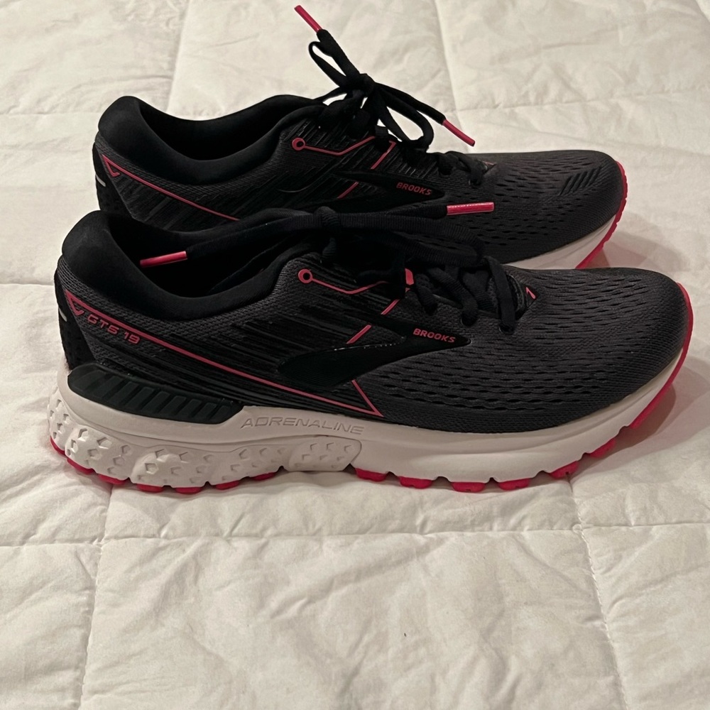 Womens Brooks Adrenaline GTS 19